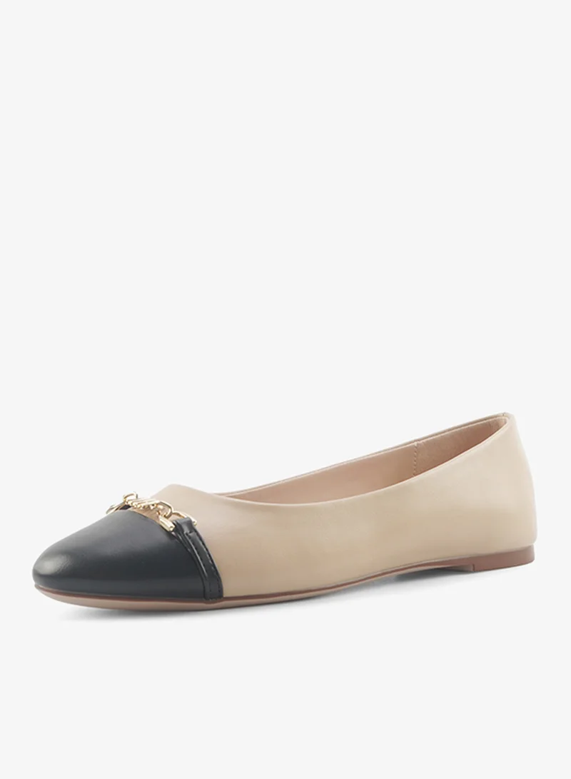 ناين ويست حذاء باليرينا مدبب